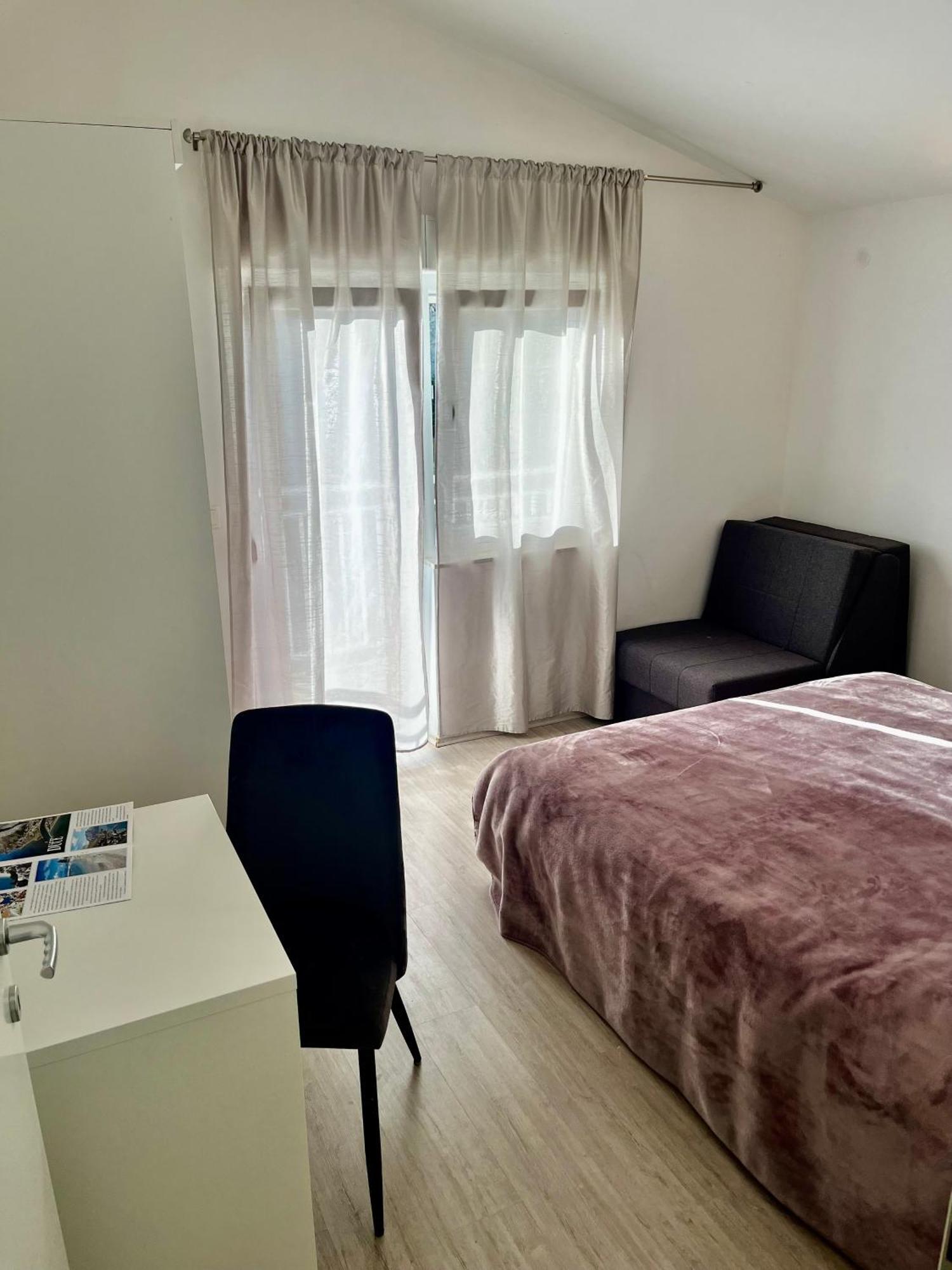 Deluxe Apartman Antonio Apartment Duce Bagian luar foto