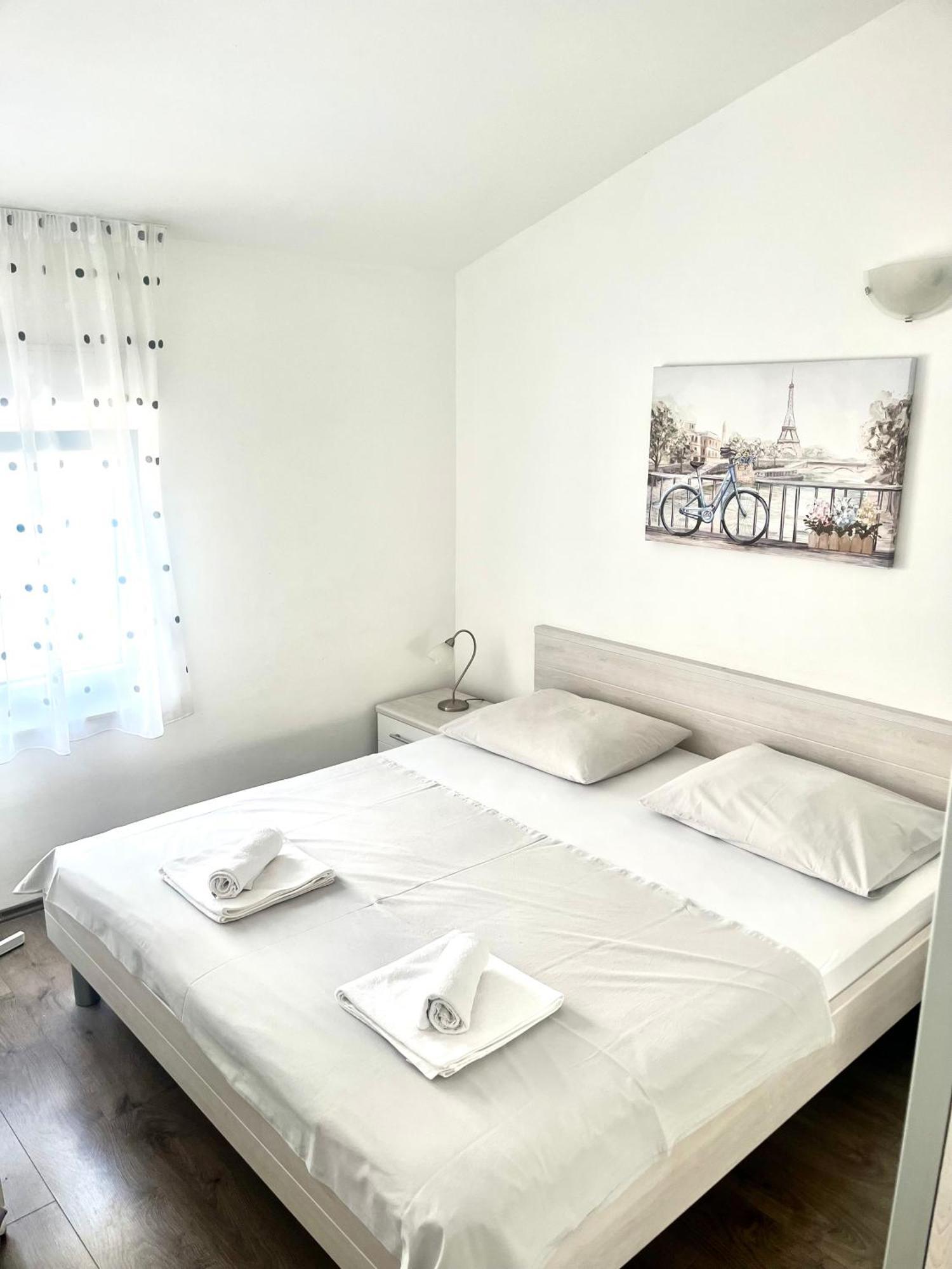 Deluxe Apartman Antonio Apartment Duce Bagian luar foto