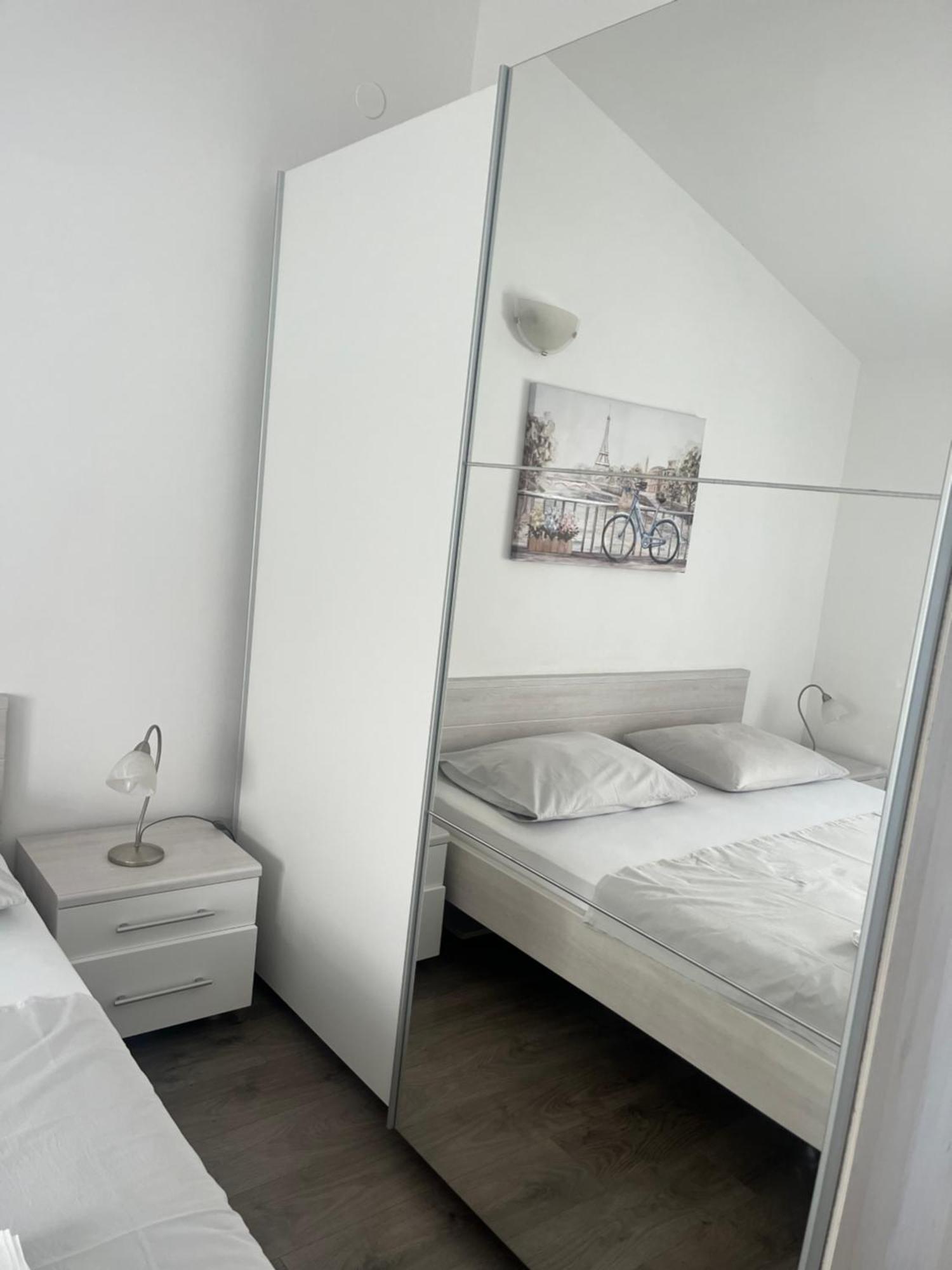 Deluxe Apartman Antonio Apartment Duce Bagian luar foto